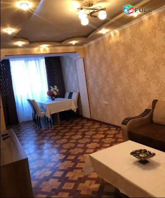 AV0757 Վարձով է տրվում 3 սենյականոց բնակարան Արամ Խաչատրյան փողոցում