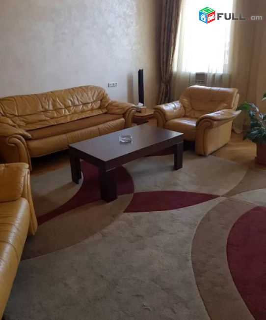 AV0503 Վարձով է տրվում 3 սենյականոց բնակարան Թումանյան փողոցում