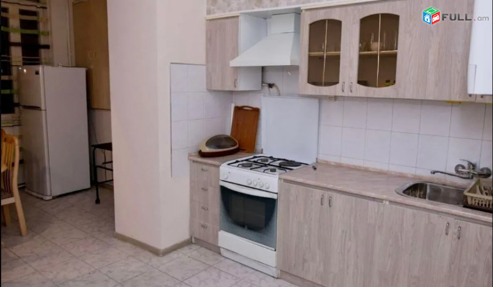 AV0502 Վարձով է տրվում 3 սենյականոց բնակարան Բուզանդի փողոցում