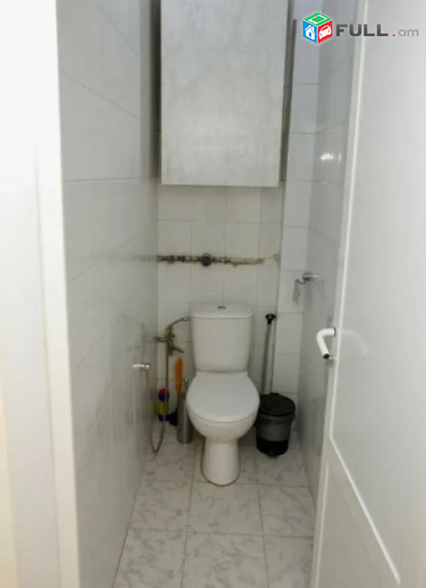 AV0502 Վարձով է տրվում 3 սենյականոց բնակարան Բուզանդի փողոցում