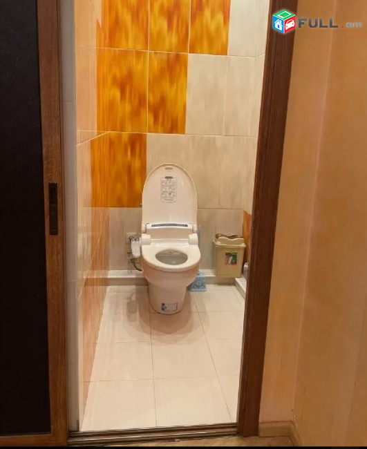 AV0512 Վարձով է տրվում 3 սենյականոց բնակարան Արամի փողոցում