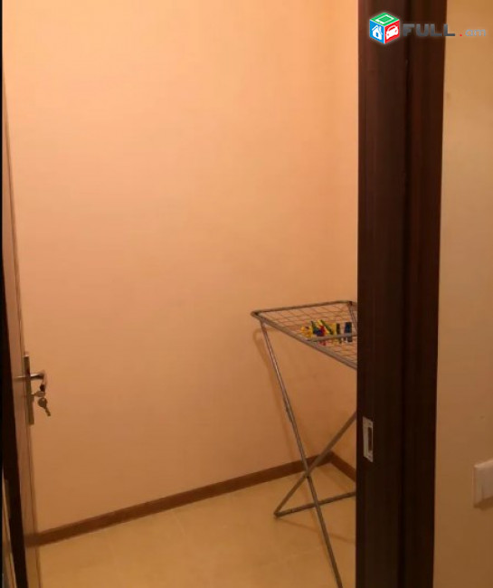 AV0726 Վարձով է տրվում 3 սենյականոց բնակարան Ծարավ Աղբյուրի փողոցում