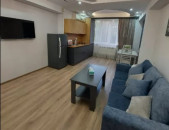 AV0811 Վարձով է տրվում 2 սենյականոց բնակարան Եզնիկ Կողբացու փողոցում