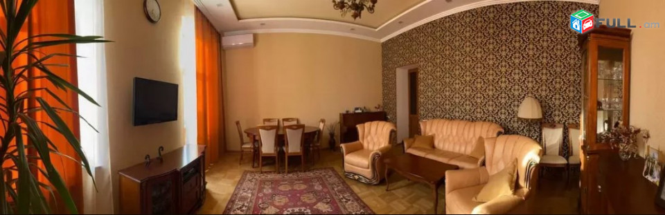 AV0849 Վարձով է տրվում 3 սենյականոց բնակարան Պարոնյան փողոցում