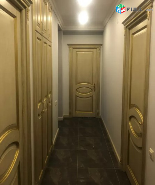 AV0879 Վարձով է տրվում 3 սենյականոց բնակարան Սայաթ-Նովայի փողոցում