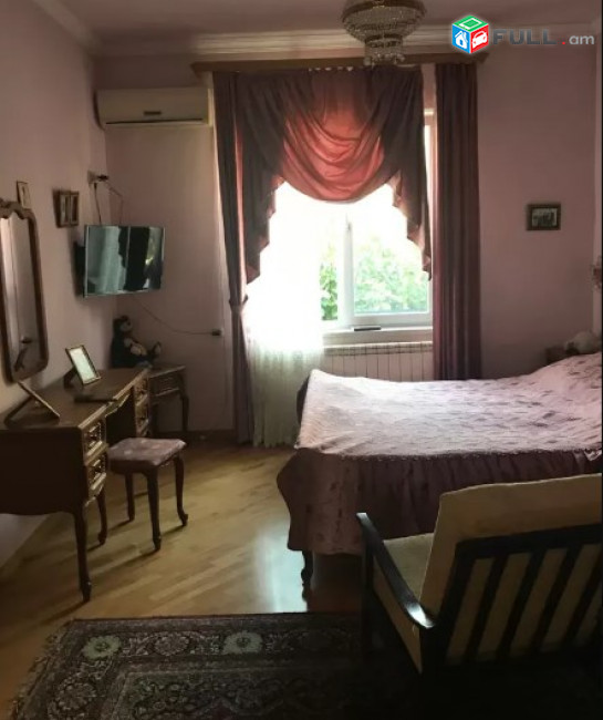 AV0902 Վարձով է տրվում 2 հարկանի առանձնատուն Կարապետ Ուլնեցու փողոցում