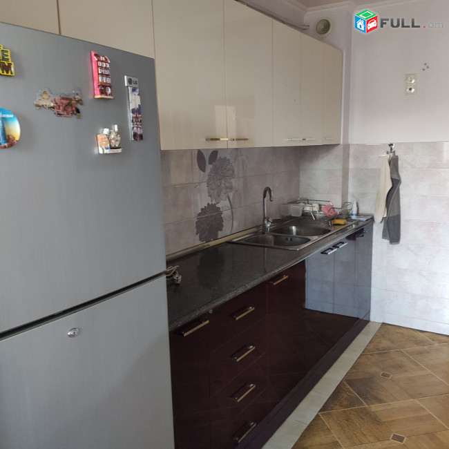 AV0913 Վարձով է տրվում 3 սենյականոց բնակարան Դավիթաշենի 1-ին թաղամասում