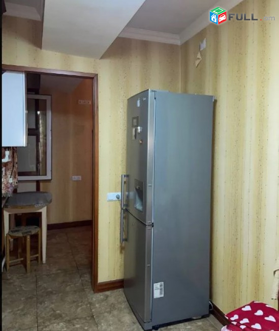 AV0906 Վարձով է տրվում 3 սենյականոց բնակարան Դավիթաշենի 4-րդ թաղամասում