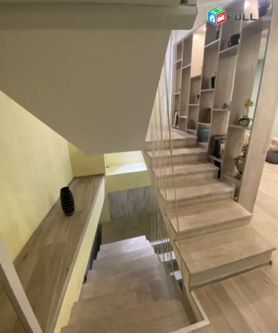 AV0918 Վարձով է տրվում 3 հարկանի առանձնատուն Կիևյան փողոցում