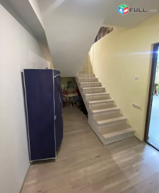 AV0918 Վարձով է տրվում 3 հարկանի առանձնատուն Կիևյան փողոցում