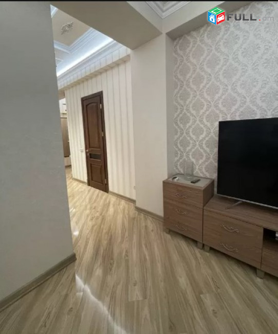 AV0859 Վարձով է տրվում 3 սենյականոց բնակարան Կոմիտասի պողոտայում