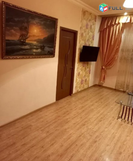 AV0924 Վարձով է տրվում 2 սենյականոց բնակարան Բագրատունյաց պողոտայում