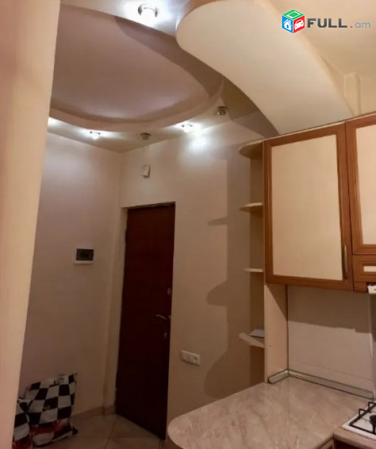 AV0924 Վարձով է տրվում 2 սենյականոց բնակարան Բագրատունյաց պողոտայում