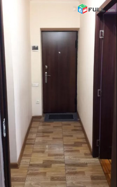 AV0958 Վարձով է տրվում 3 սենյականոց բնակարան Լենինգրադյան փողոցում