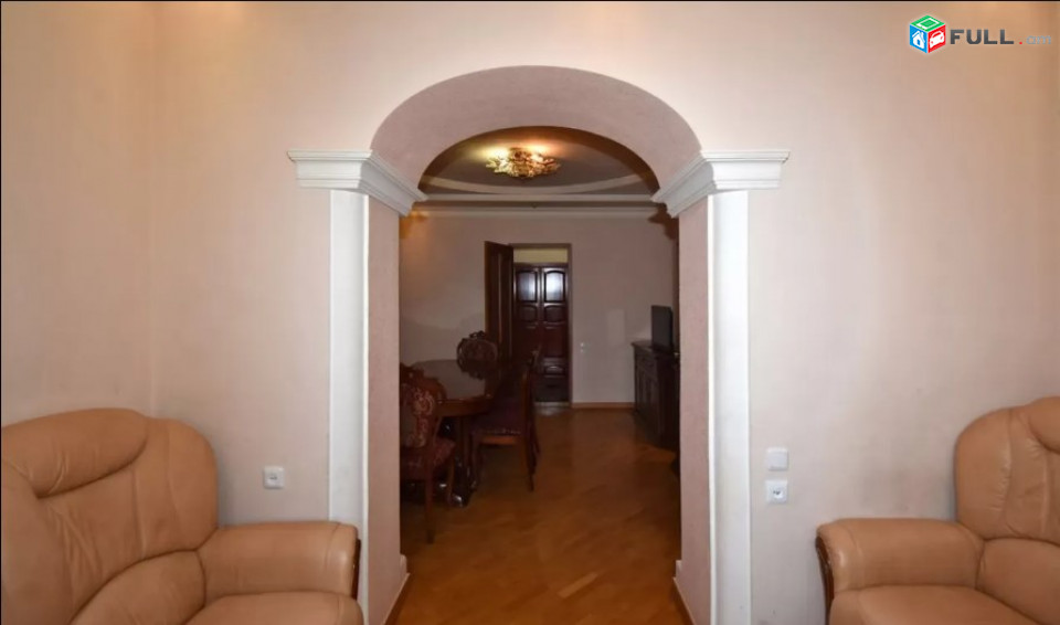 AV0966 Վարձով է տրվում 2 սենյականոց բնակարան Նալբանդյան փողոցում