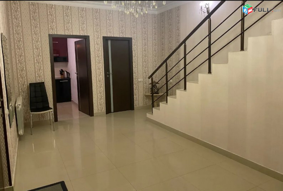 AV0968 Վարձով է տրվում 2 հարկանի առանձնատուն Օստրովսկու փողոցում