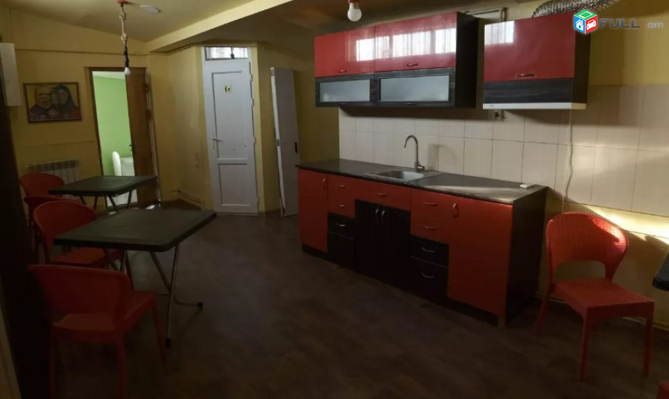 AV0954 Վարձով է տրվում 3 հարկանի առանձնատուն Քեռու փողոցում(Hostel)
