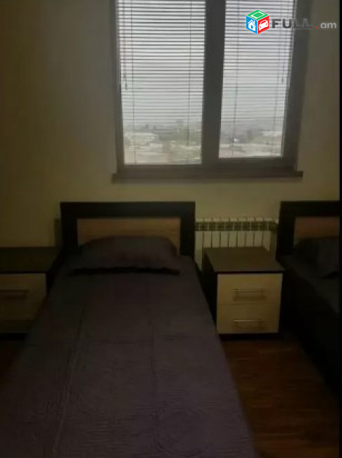 AV0948 Վարձով է տրվում 3 սենյականոց բնակարան Գրիբոյեդով փողոցում