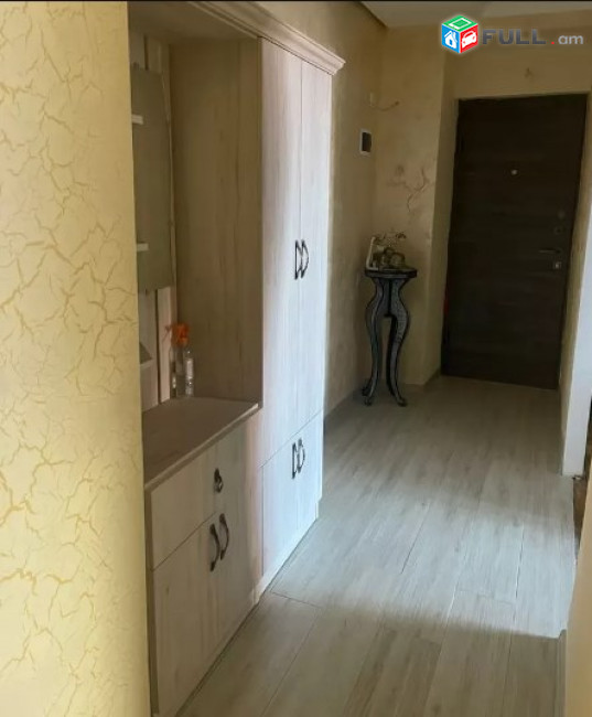 AV0928 Վարձով է տրվում 2 սենյականոց բնակարան Վիկտոր Համբարձումյանի փողոցում