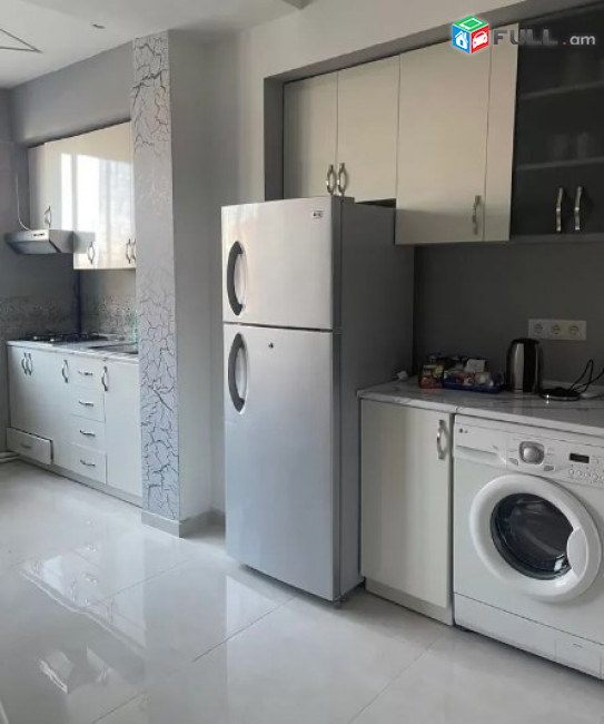 AV0928 Վարձով է տրվում 2 սենյականոց բնակարան Վիկտոր Համբարձումյանի փողոցում