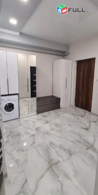 AV0823 Վարձով է տրվում 3 սենյականոց բնակարան Արամ Խաչատրյանի փողոցում