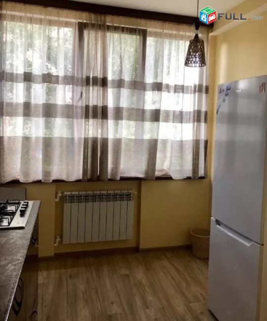AV0990 Վարձով է տրվում 2 սենյականոց բնակարան Արամ Խաչատրյանի փողոցում
