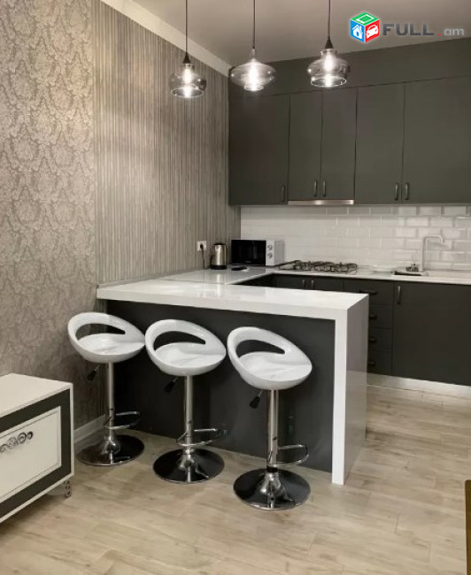 AV1023 Վարձով է տրվում 2 սենյականոց բնակարան Թումանյան փողոցում