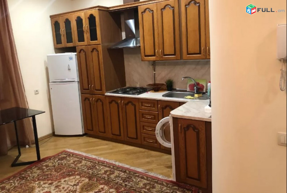AV1058 Վարձով է տրվում 2 սենյականոց բնակարան Մաշտոցի պողոտայում