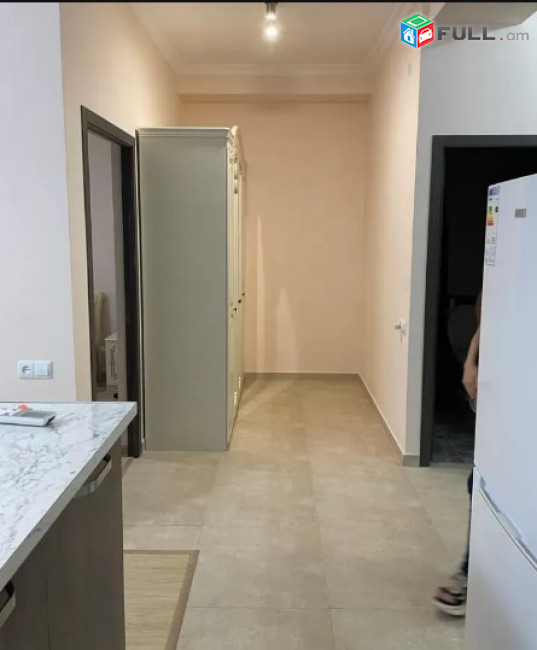 AV0801 Վարձով է տրվում 2 սենյականոց բնակարան Ադոնցի փողոցում