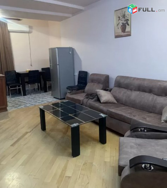 AV0796 Վարձով է տրվում 2 սենյականոց բնակարան Ամիրյան փողոցում