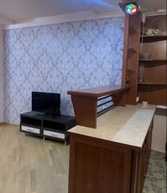 AV0796 Վարձով է տրվում 2 սենյականոց բնակարան Ամիրյան փողոցում