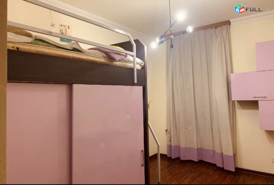 AV0667 Վարձով է տրվում 4 սենյականոց բնակարան Նալբանդյան փողոցում