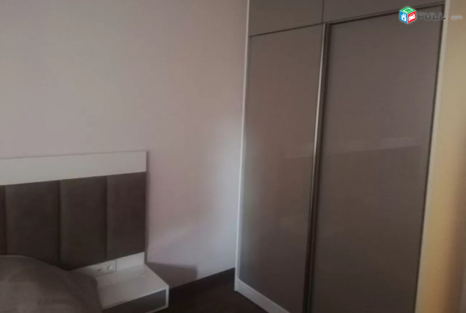 AV0604 Վարձով է տրվում 3 սենյականոց բնակարան Ադոնց փողոցում