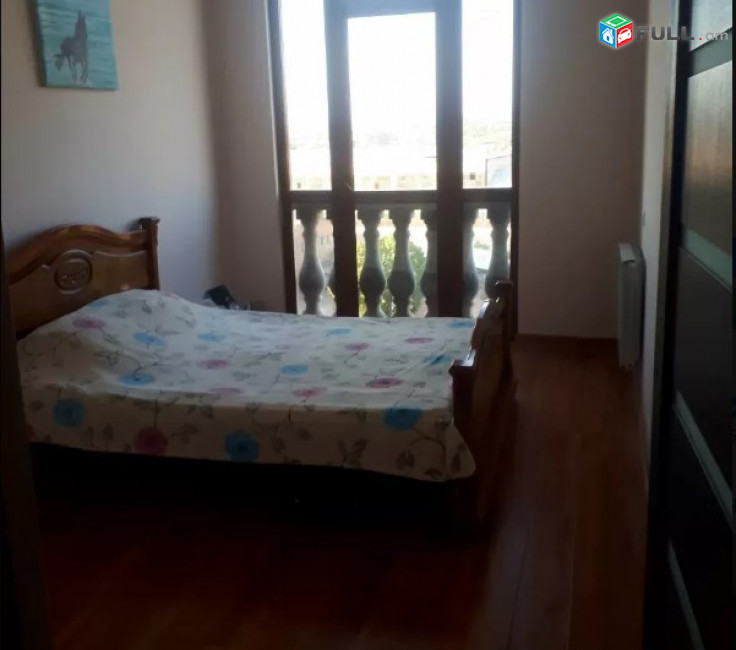 AV0601 Վարձով է տրվում 2 սենյականոց բնակարան Ադոնցի փողոցում