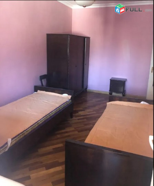 AV0577 Վարձով է տրվում 3 սենյականոց բնակարան Սարյան փողոցում