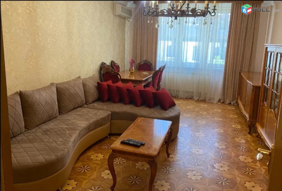 AV0525 Վարձով է տրվում 3 սենյականոց բնակարան Պուշկինի փողոցում