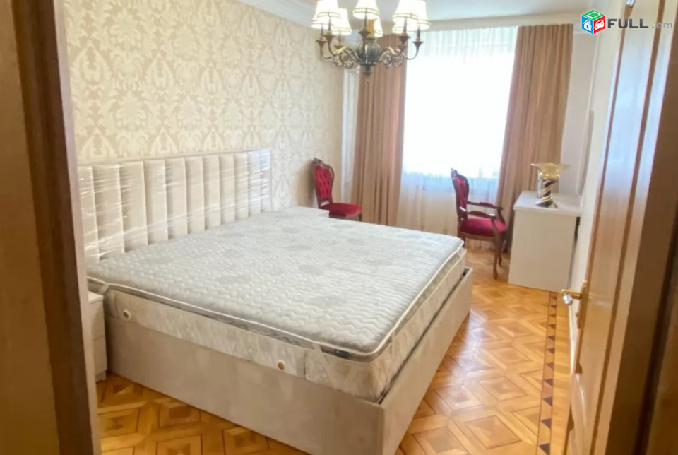 AV0525 Վարձով է տրվում 3 սենյականոց բնակարան Պուշկինի փողոցում