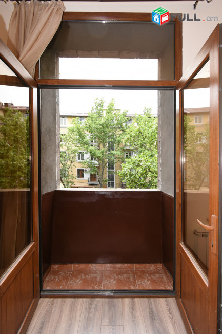 4 սենյականոց բնակարան Տերյան փողոցում, 110 ք.մ., բարձր առաստաղներ, մի քանի պատշգամբ, նախավերջին հարկ