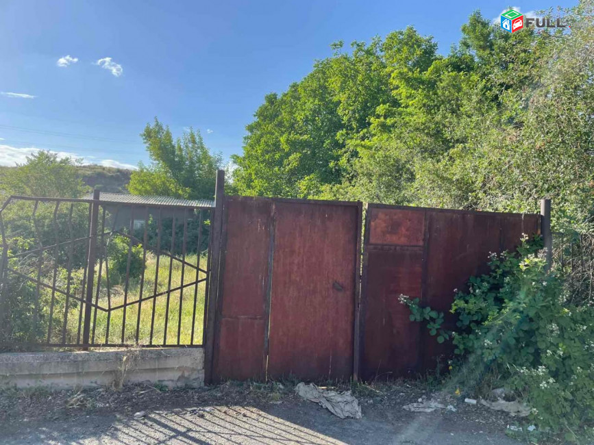 Մեկ հարկանի քարե տուն Քանաքեռ Զեյթունում, 1350 ք.մ.