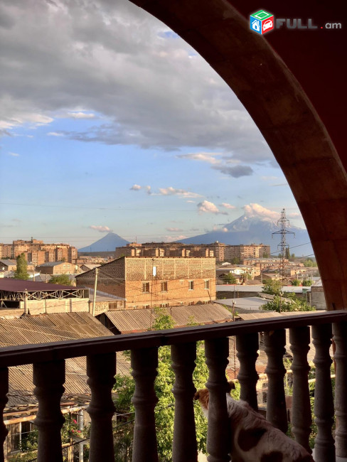 3 սենյականոց բնակարան Էրեբունիում, 100 ք.մ., եվրովերանորոգված, քարե շենք ,400,000 ֏ ամսական 