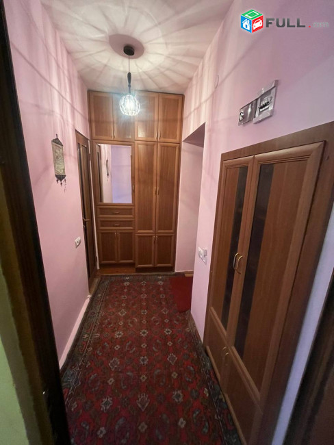 Վարձով է տրվում 1 սենյականոց (+փակ պատշգամբ) բնակարան Նոր Նորքի 4-րդ զանգվածում` Ծիածան սուպերմարկետի հետևի մասում
