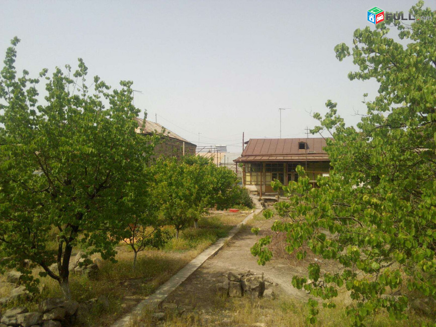 Մեծ հողամասով սեփական տուն