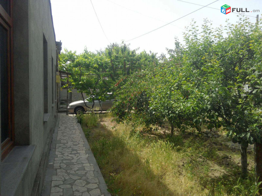 Մեծ հողամասով սեփական տուն