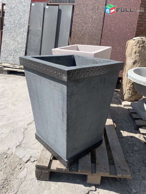 Caxkaman caghkaman Բազալտե և բետոնե ծաղկամաններ զարդարված դեկորատիվ քարերով:brushatka tambl tomet
