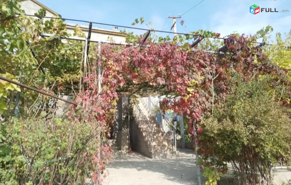 Երկհարկանի Առանձնատուն