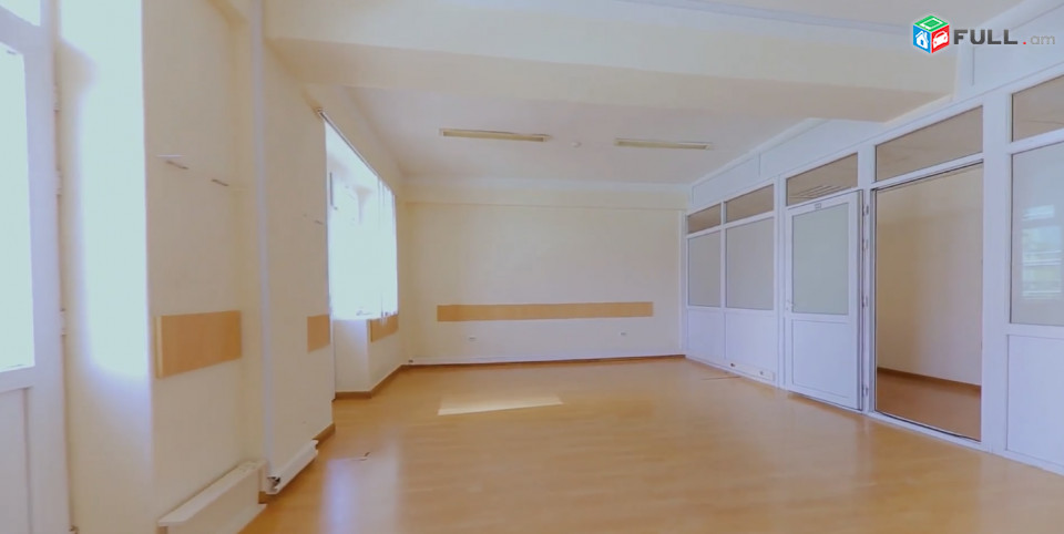 Офисное помещение на ул. Мовсеса Хоренаци в центре, 419 кв.м