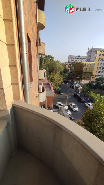 Продается квартира в центре Еревана 