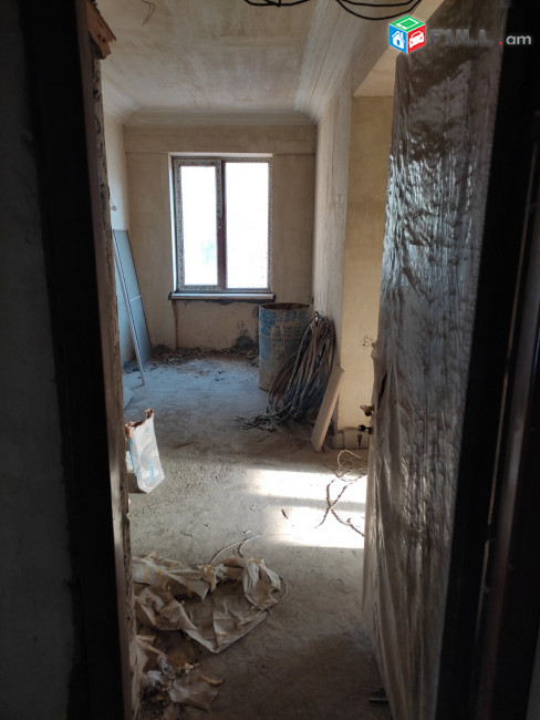 Продается квартира в центре Еревана 
