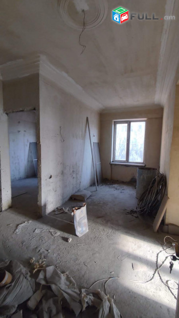 Продается квартира в центре Еревана 