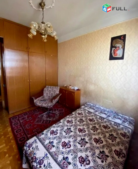 Վաճառվում է 3 սենյականոց բնակարան Նոր Նորքի 2-րդ զանգվածում, Դավիթ Մալյան փողոցում, 74 ք.մ.